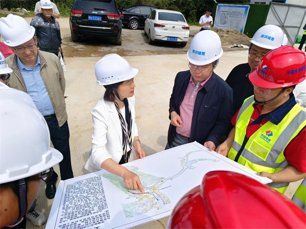 5月9日，江卓琪付市長(zhǎng)調(diào)研新安江防洪治理工程，張總陪同。.jpg