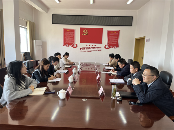 11月7日，縣組織部常務(wù)副部長(zhǎng)邵靈花，縣紀(jì)委副書記吳嵐送集團(tuán)黨務(wù)委員、紀(jì)委書記江黎君，集團(tuán)財(cái)務(wù)總監(jiān)葉江圓到集團(tuán)任職，集團(tuán)班子成員參加。.jpg