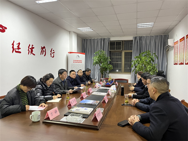 12月29日，詹縣長(zhǎng)帶隊(duì)走訪寧波市徽州商會(huì)，洪董，余總陪同走訪.jpg