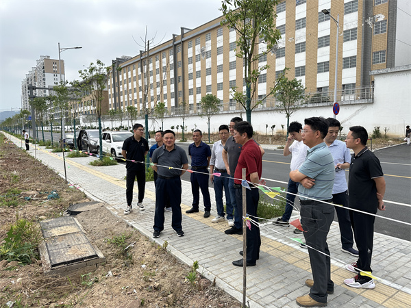 6月1日，詹縣帶隊(duì)調(diào)研揚(yáng)之學(xué)校事宜，洪董，張總陪同。.jpg