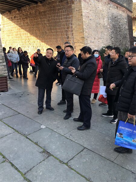 12月24日，洪董陪同汪凱書記調(diào)研古城節(jié)點建設(shè)。.jpg