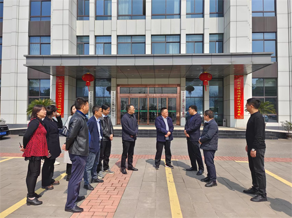 3月15日，洪董率隊赴安東集團建材產(chǎn)業(yè)園考察學習.jpg